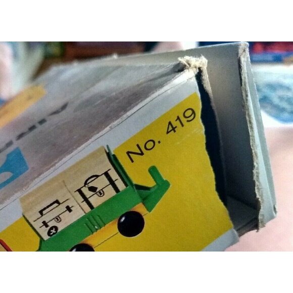 NEVER PLAYED VINTAGE PLAYSKOOL AIRPORT BAGGAGE TRAIN TOY IN ORIGINAL BOX - Picture 10 of 10